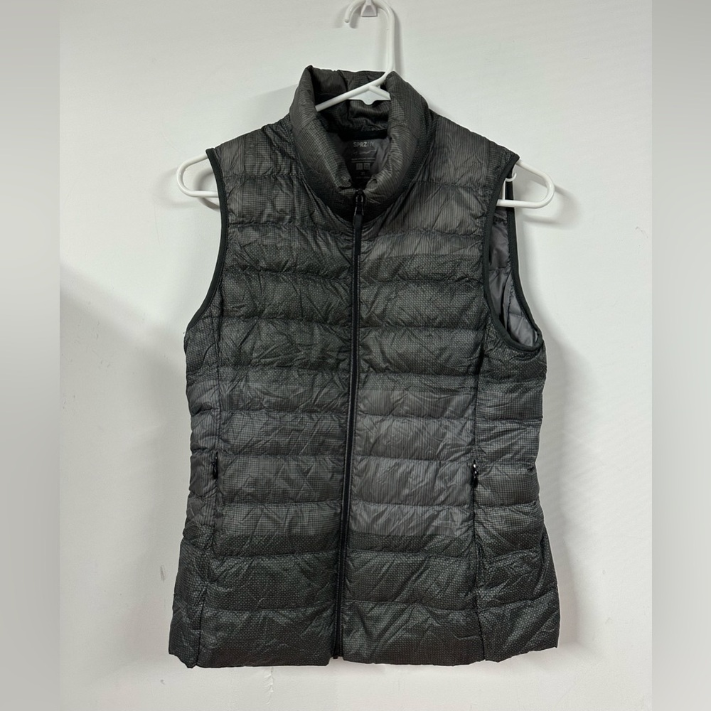 Uniqlo SPRZNY MOMA Down Puffer Vest Sz XS Grey Womens Sol Lewitt